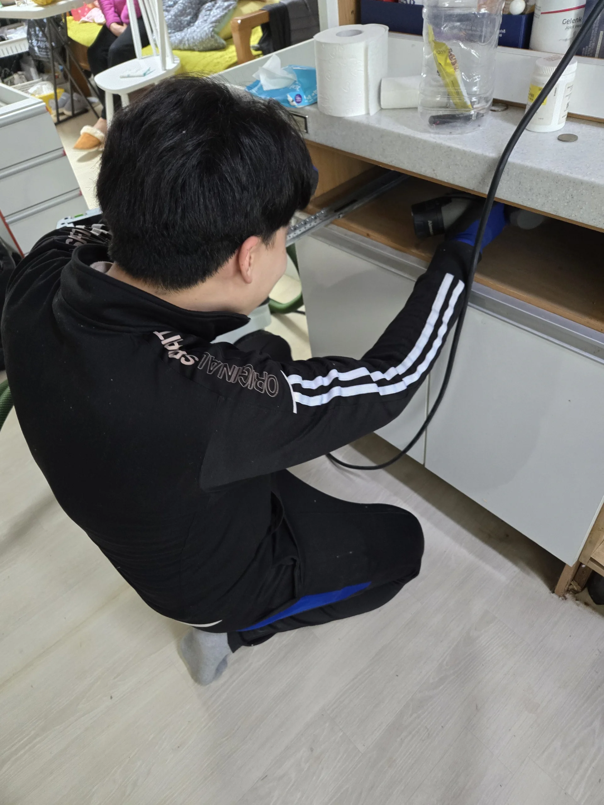 싱크대 하부 배관 점검·보수 현장교육 실습 장면 3